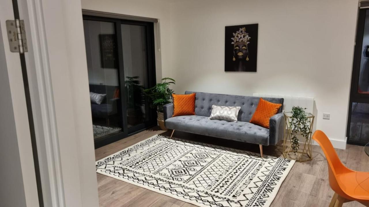 Balcony View Apt Near Nec Bhx Free Parking Sleeps 4 Hockley Heath Exterior photo